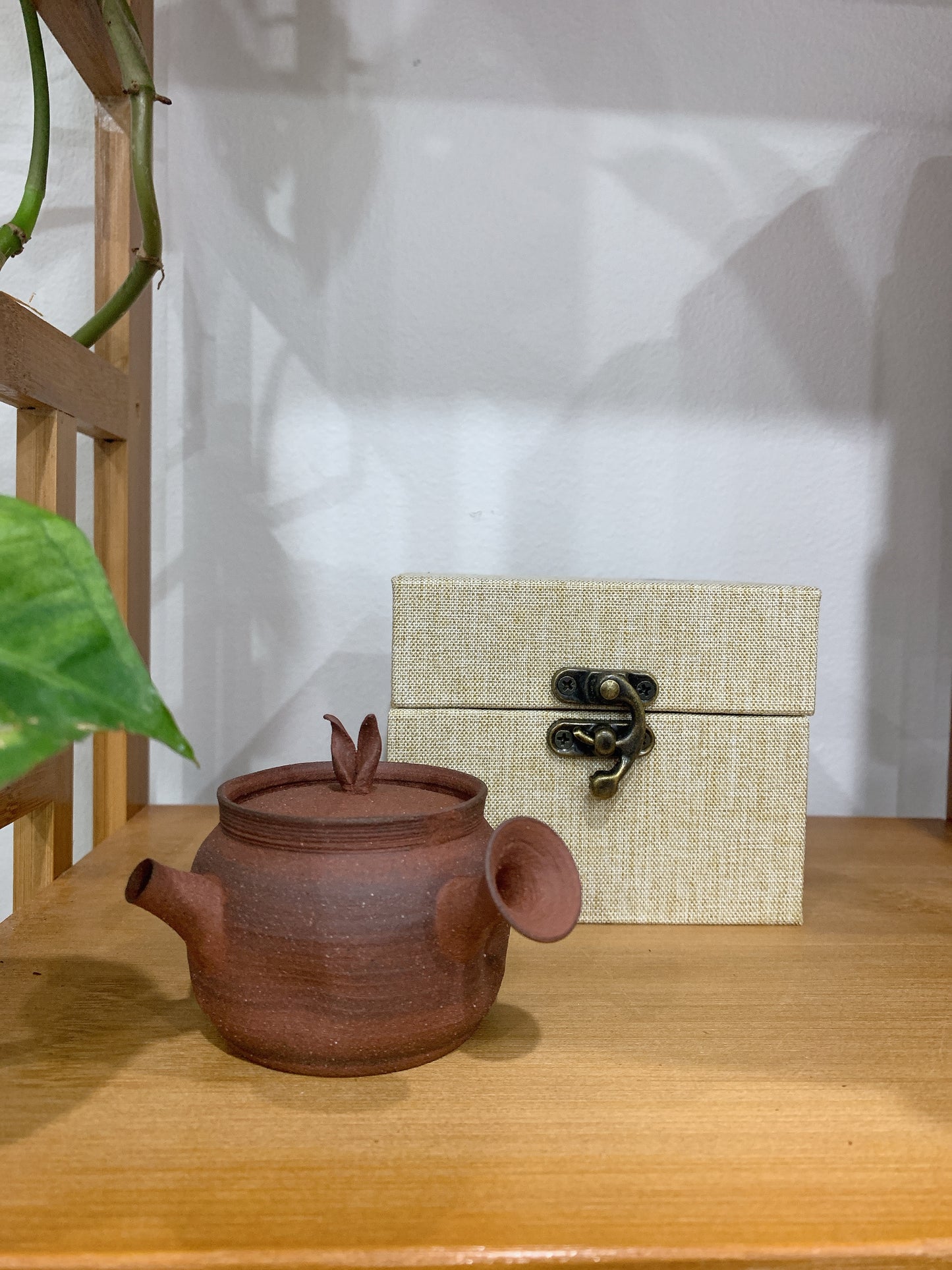 纯手工潮州手拉侧把壶 Pure handmade Chaozhou side handle teapot 茶壶